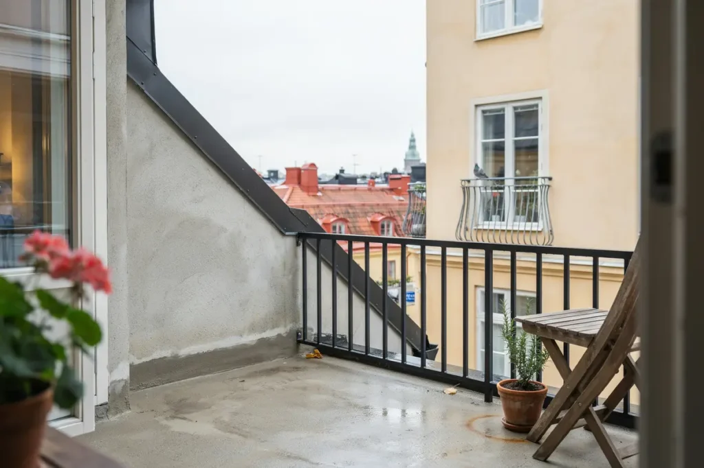 balkongrenovering med betonglagning och nytt r cke i sofo s dermalm